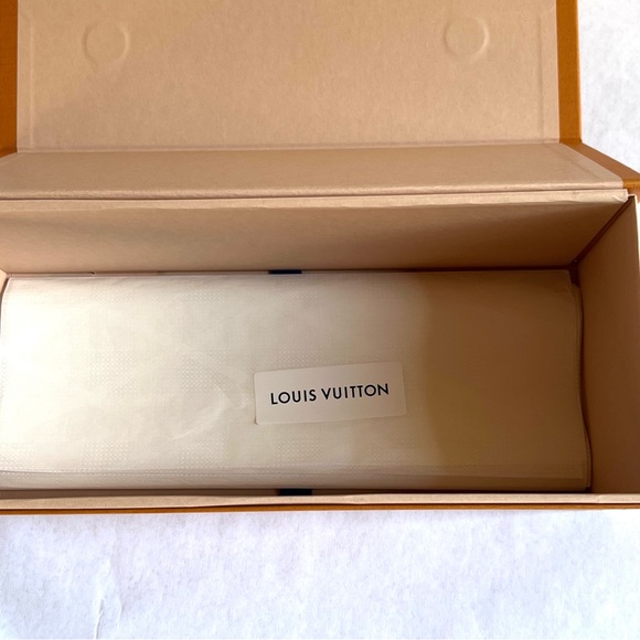 Authentic Louis Vuitton Gift Bag, Gift Box and Gift Envelope Bundle - Picture 4 of 16
